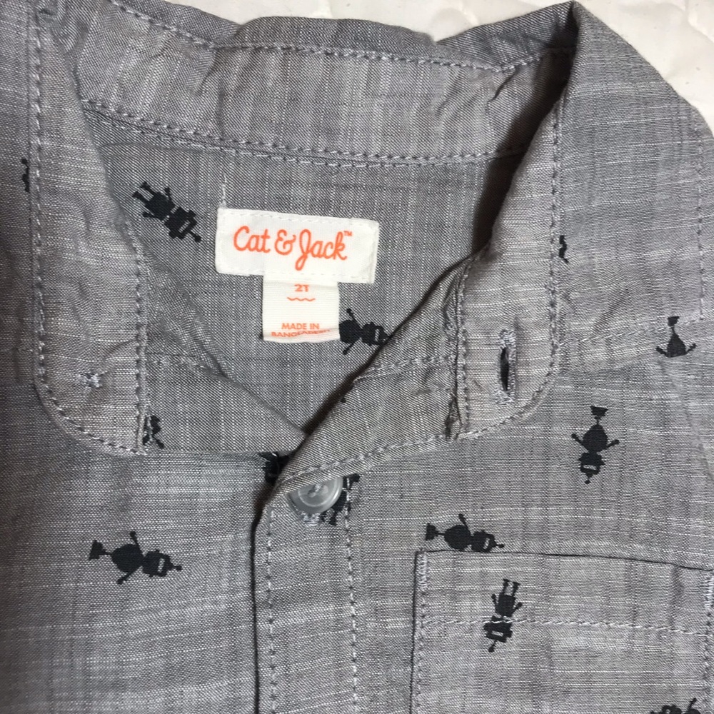 🤖 Robot button up